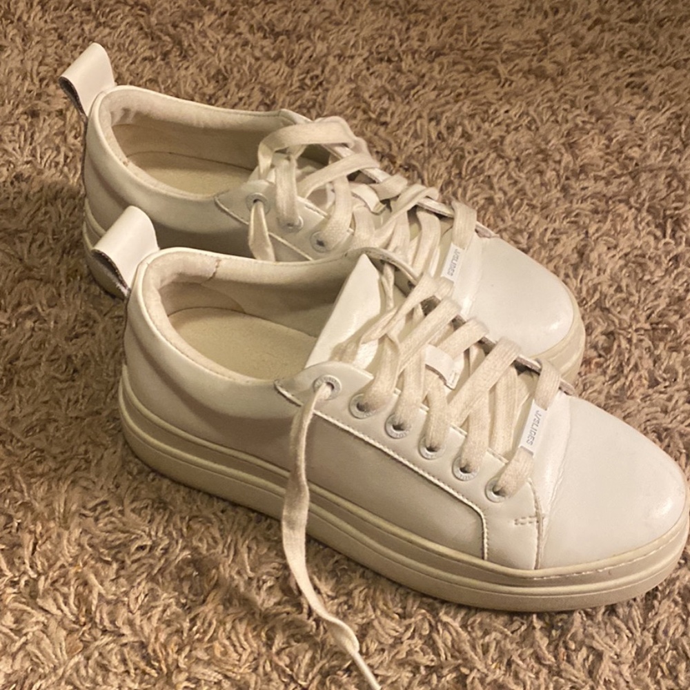 J/Slides womens sneakers size 5